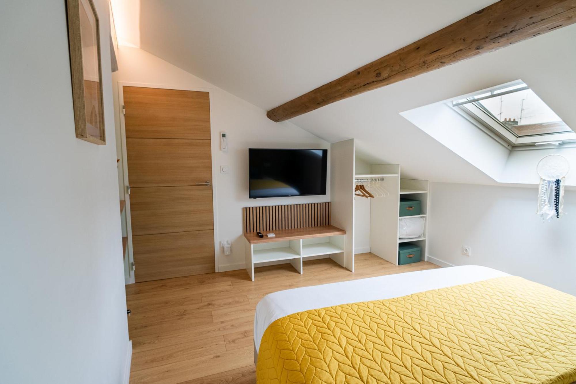 Au Duplex D'Or Centre Historique Appartement Besançon Buitenkant foto